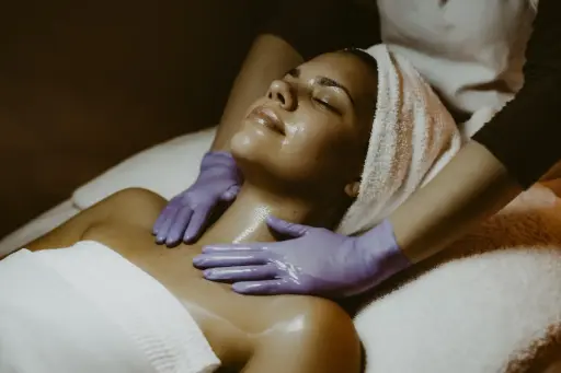 OXYGEN GLOW FACIAL